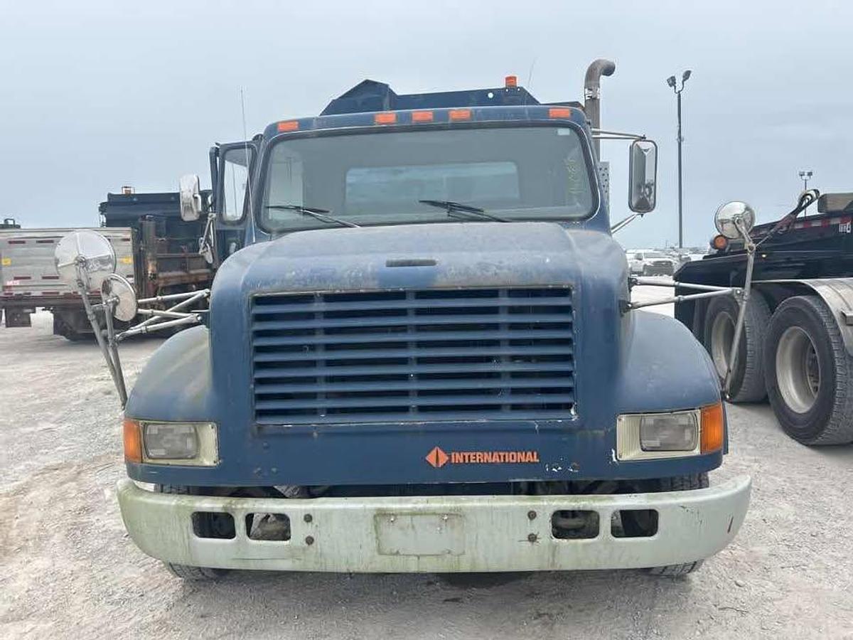 Used 1990 INTERNATIONAL 4000 4700 Garbage Truck