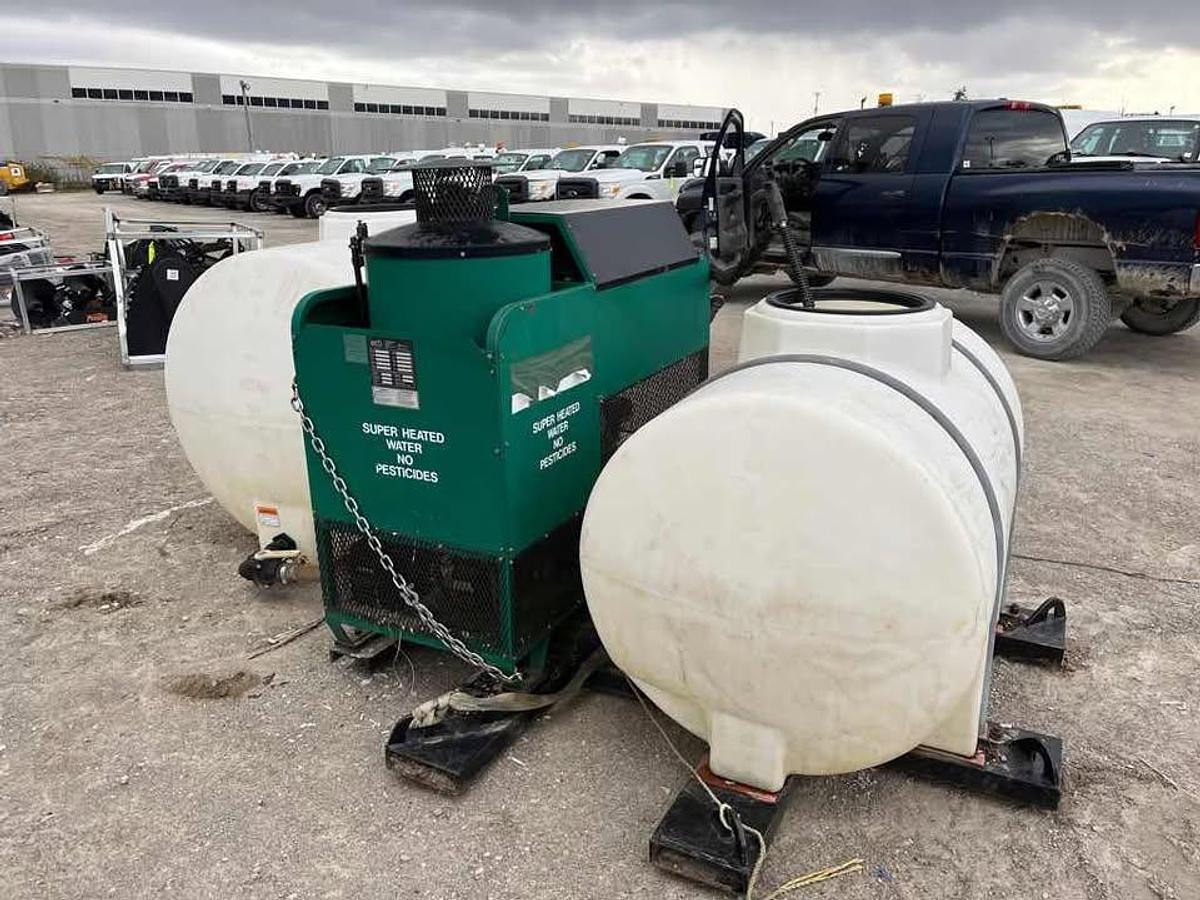 Used 2006 Aquaci T9463 ECO655 with 2 tanks aquacide sprayer