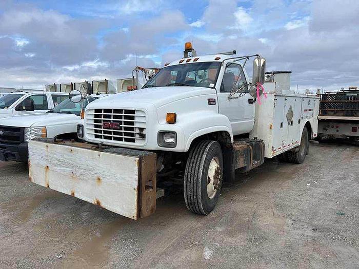Used 2001 GMC TC7H042 C-SERIES SERVICE TRUCK AUTO, cat diesel