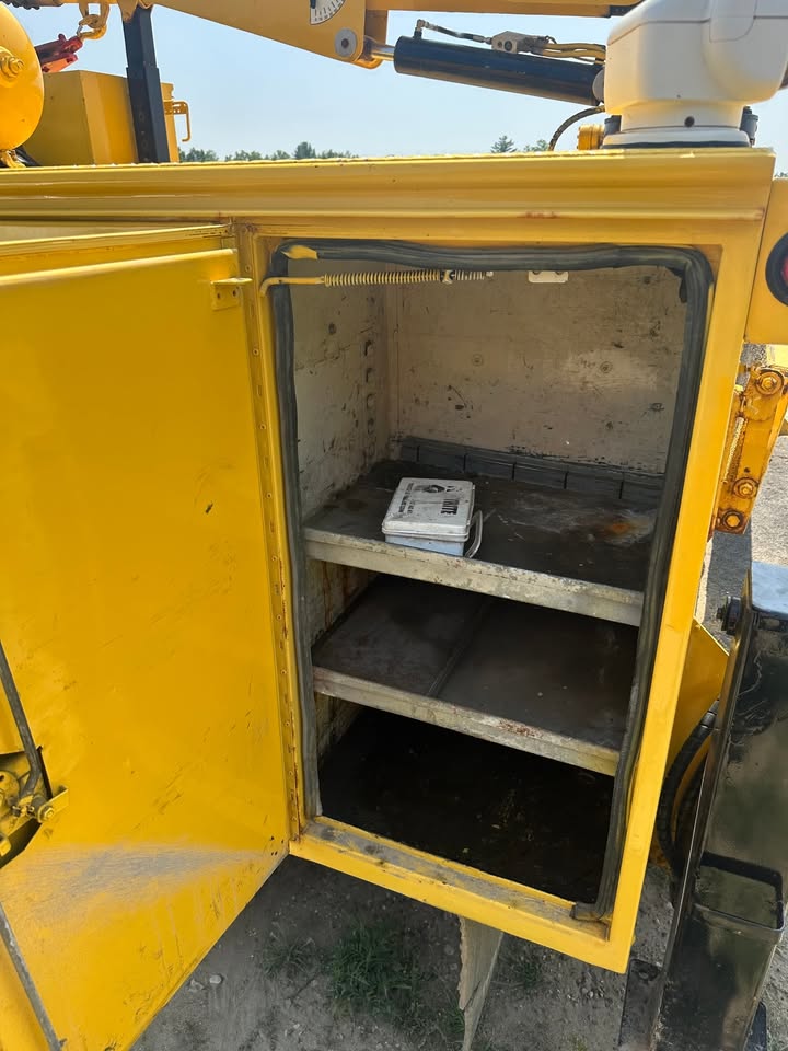 Used 2017 Ford F550 XL, 4 x 4 Service Truck crane generator, air compressor