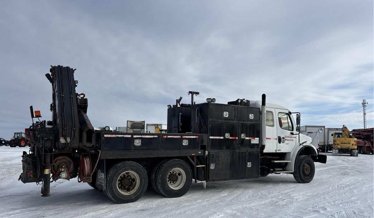 Used 2005 Freightliner M2 6x4 Extended Cab Service Truck