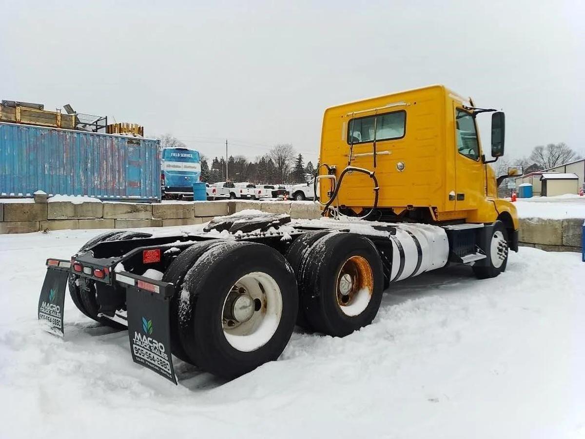 Used 2016 Volvo T/A Highway Tractor