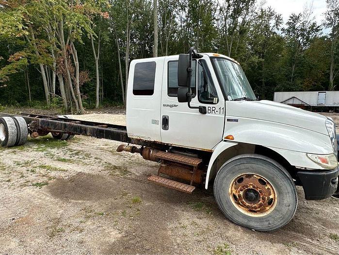 Used 2013 INTERNATIONAL 4300 EXTENTED CAB s/a automatic, air brakes