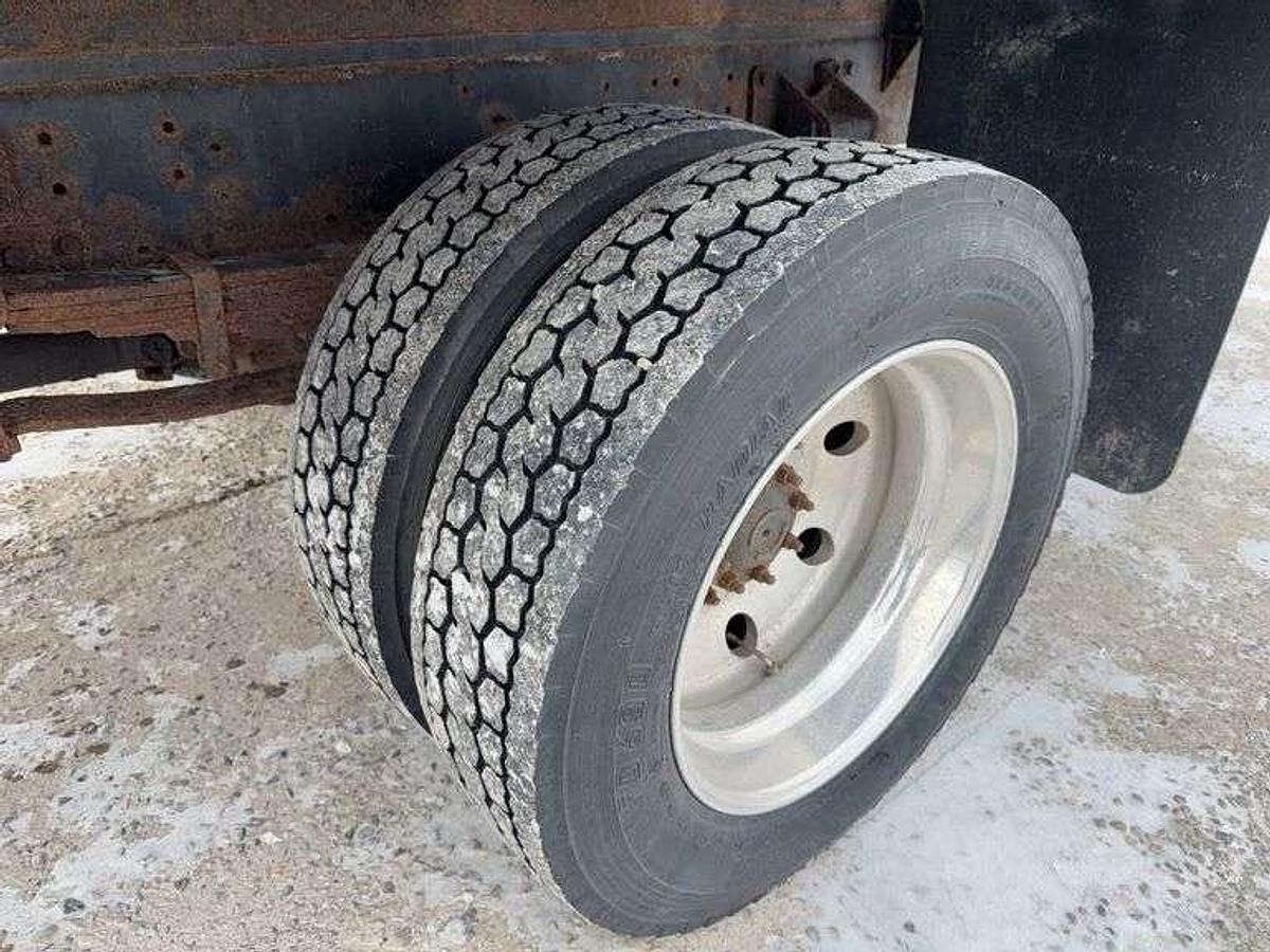 Used 2010 HINO 185 LIMITED 18' STRAIGHT TRUCK