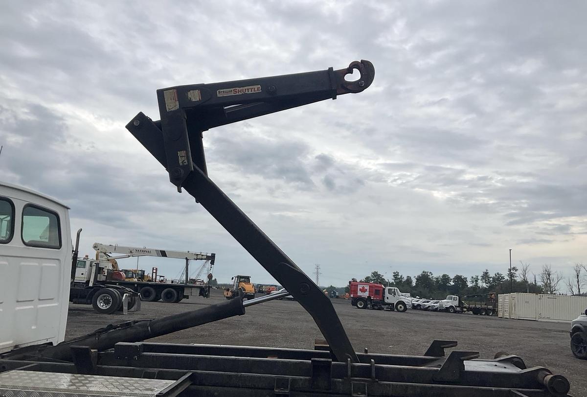 Used 2006 Sterling Acterra 4x2 hooklift truck