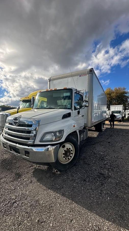 Used 2016 Hino 268 26ft box