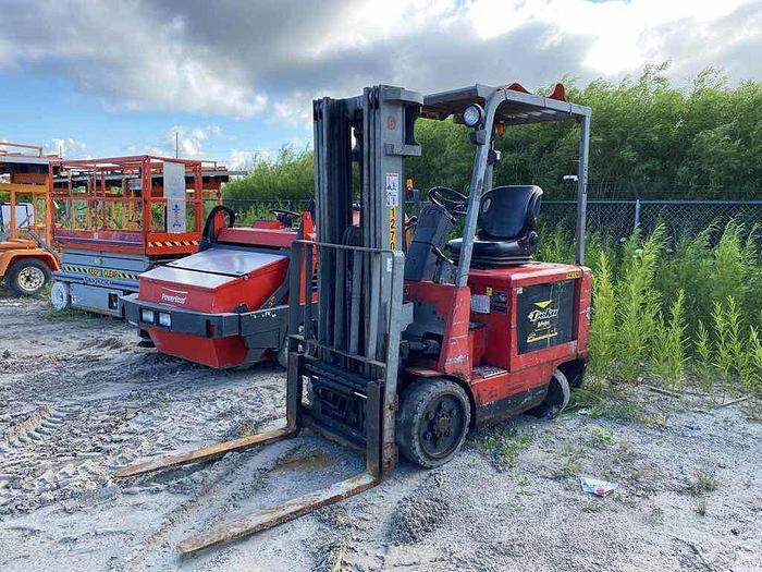 Used 2005 Raymond DSD50 Forklift 3 stage, side shift, 5000 lbs
