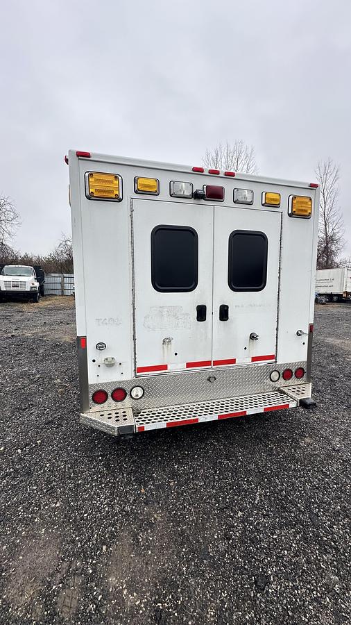 Used 2011 Ford Econoline CUTAWAY, 6.8L V10 SOHC 20V