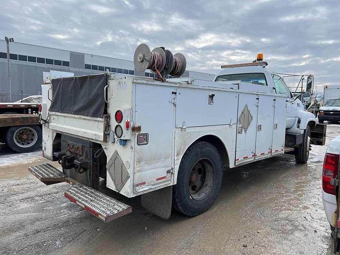 Used 2001 GMC TC7H042 C-SERIES SERVICE TRUCK AUTO, cat diesel