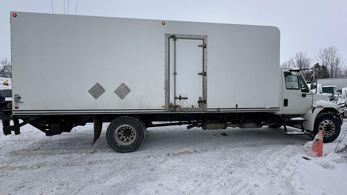 Used 2017 International 4300 box truck