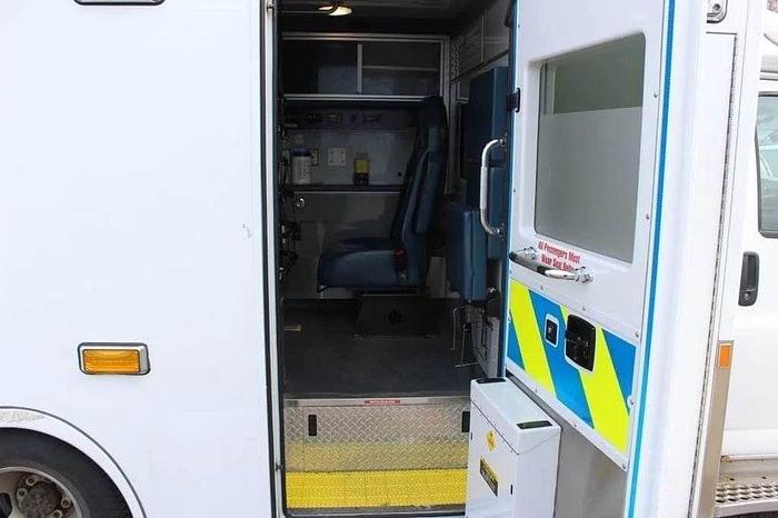 Used 2016 Chevrolet 3500 Ambulance Demers Box express diesel
