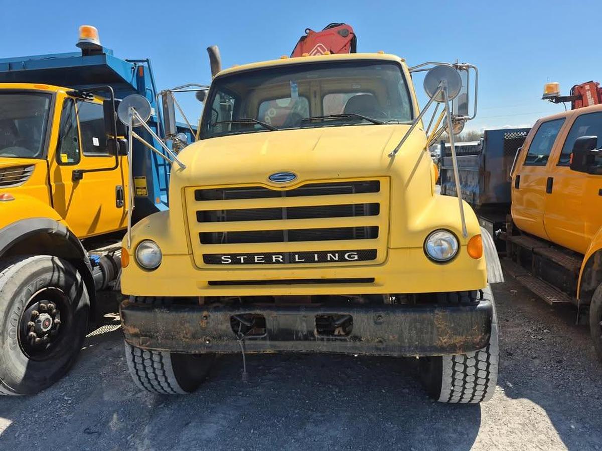Used 2006 STERLING 7500 crane dump truck