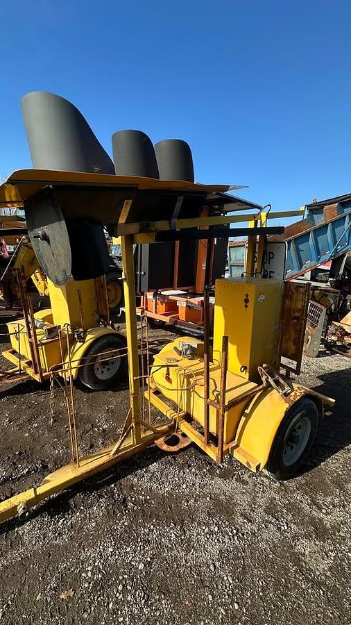 Used 2011 FLAGMA PORTABLE TRAFFIC lights $4,000 each