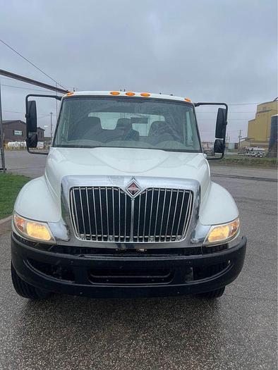 Used 2012 International 4700 Series auto, air brakes, low kms $11,495