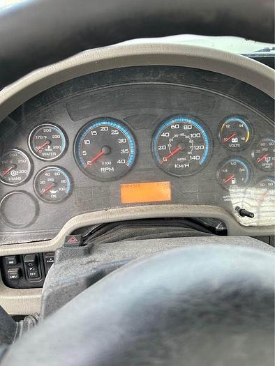 Used 2009 INTERNATIONAL 9400 ROLL OFF recovery deck with plow