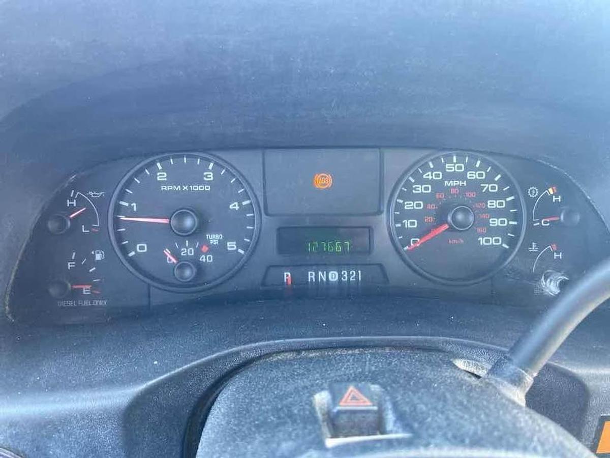 Used 2005 FORD F550 SUPER DUTY bucket truck only $14,995