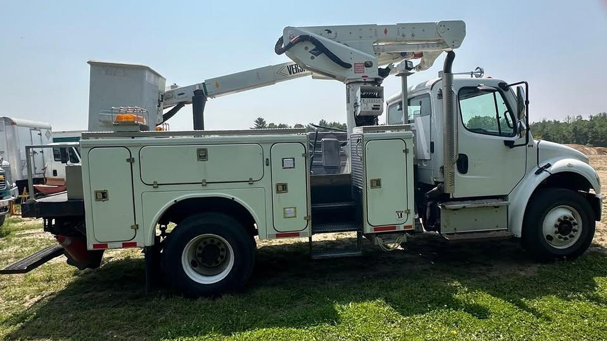 Used 2014 FREIGHTLINER M2 106 MEDIUM DUTY bucket truck