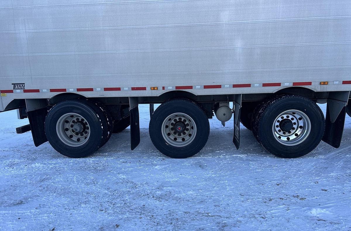 Used 2016 Titan 53 ft x 102 in Quad/A Moving Floor Open-Top Chip Trailer