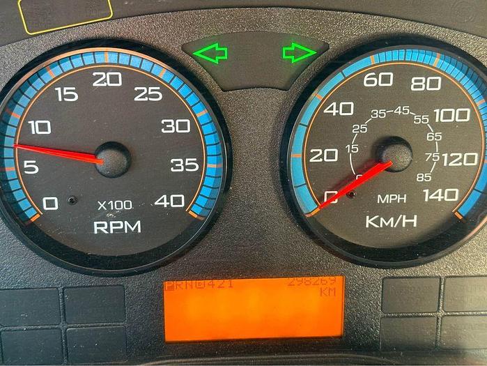 Used 2015 INTERNATIONAL TERRASTAR CUBE truck with alluminum tailgate