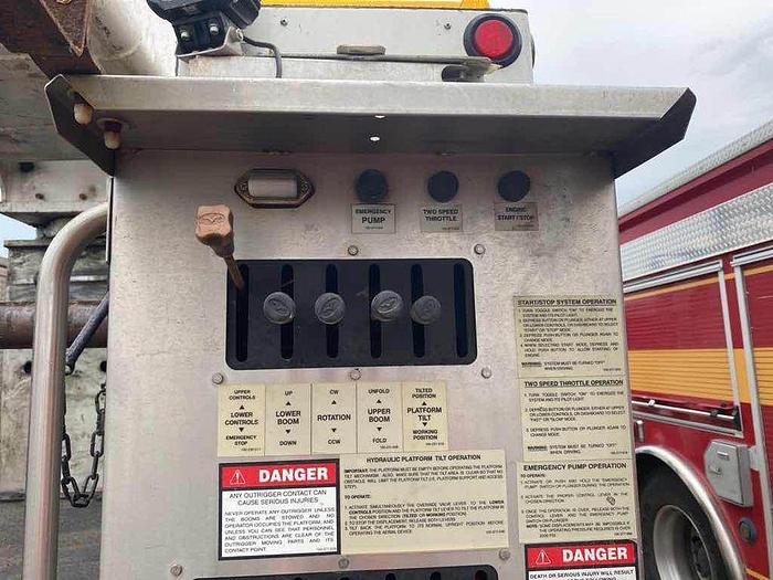 Used 2011 FREIGHTLINER M2 106 POSI Bucket Truck