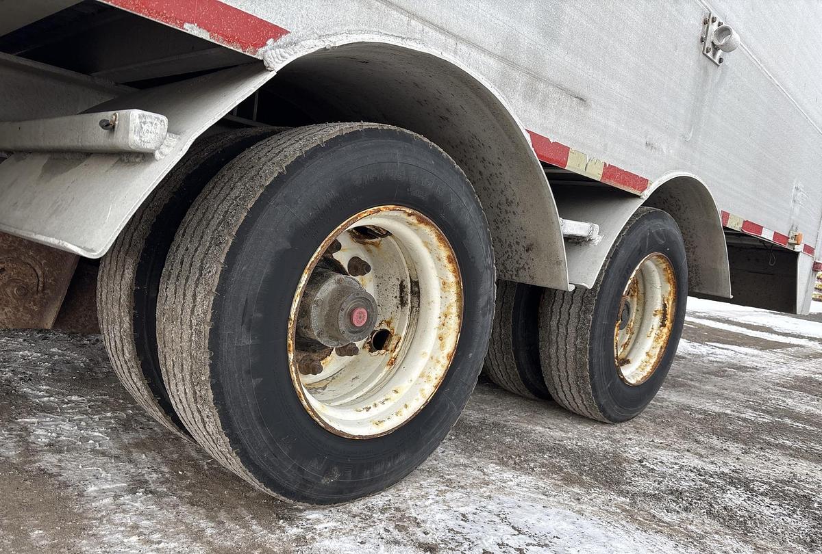 Used 2000 Titan 53 ft x 102 in T/A Moving Floor Open-Top Chip Trailer