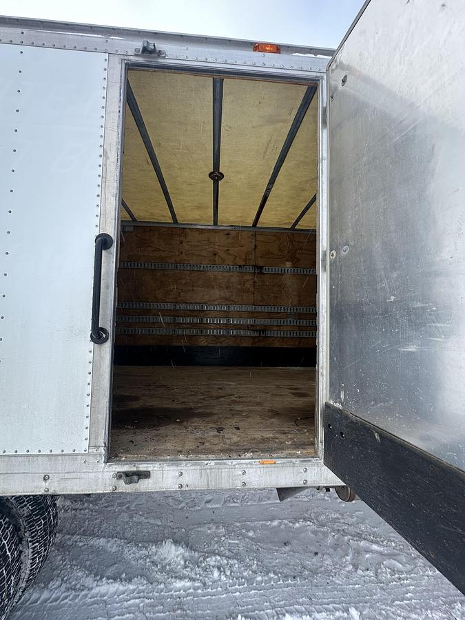 Used 2017 INTERNATIONAL 4300 box truck 20ft