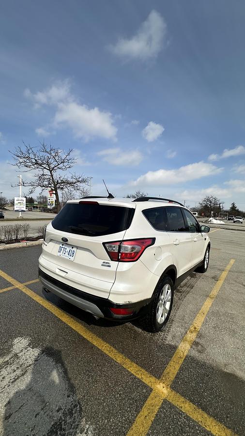 Used 2018 Ford Escape sel fully loaded