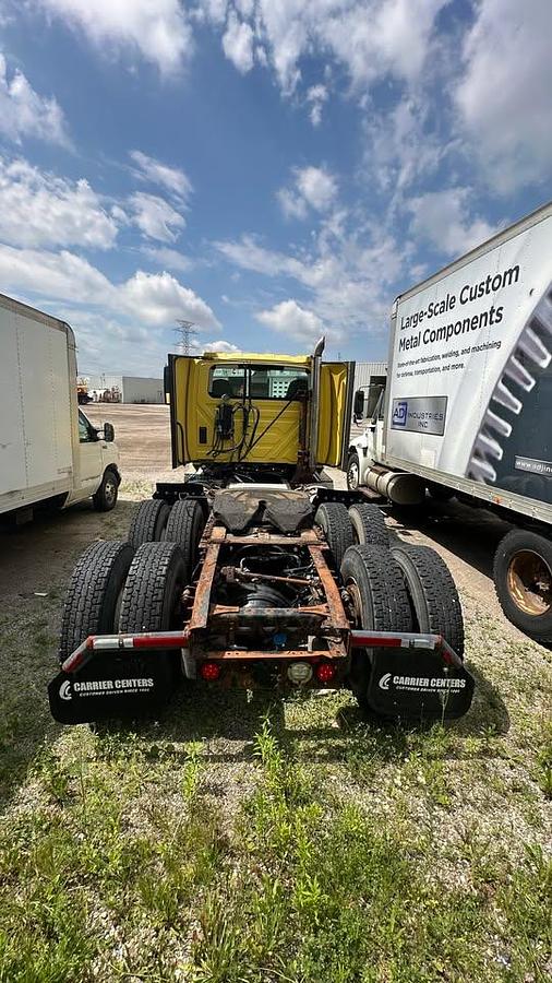 Used 2015 International Pro Star Semi truck