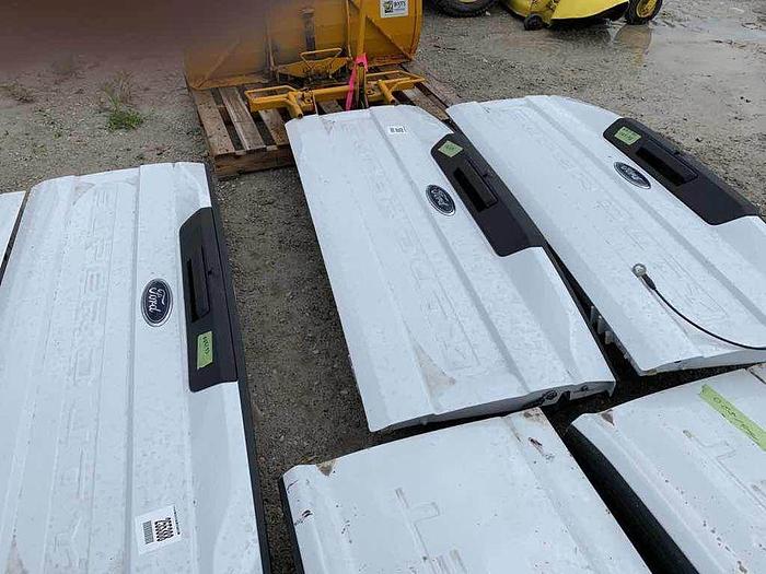 Used 2022 FORD F250 TAILGATES brand new take offs only 2 left $1,250