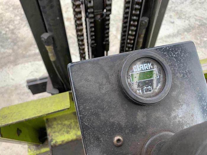 Used 1994 CLARK ECS30 ELECTRIC FORKLIFT everything works only$3500