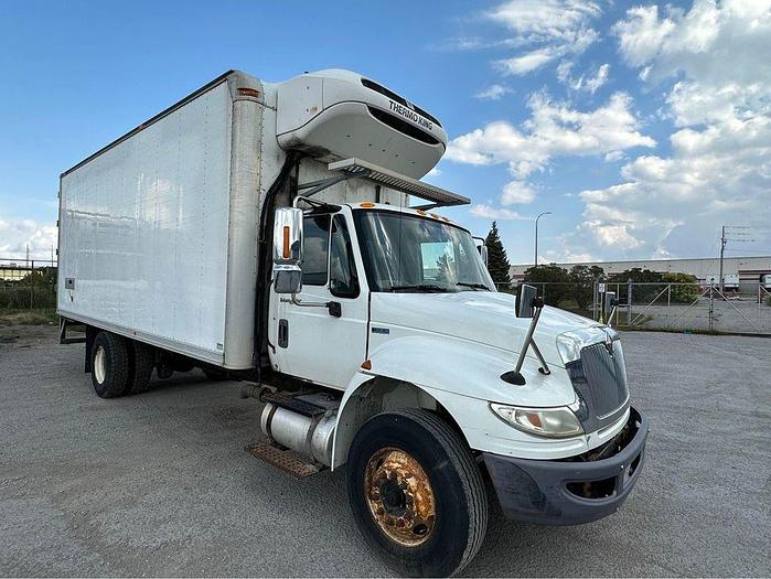 Used 2013 IHC 4400 Series 21’ Reefer thermoking auto, air brakes
