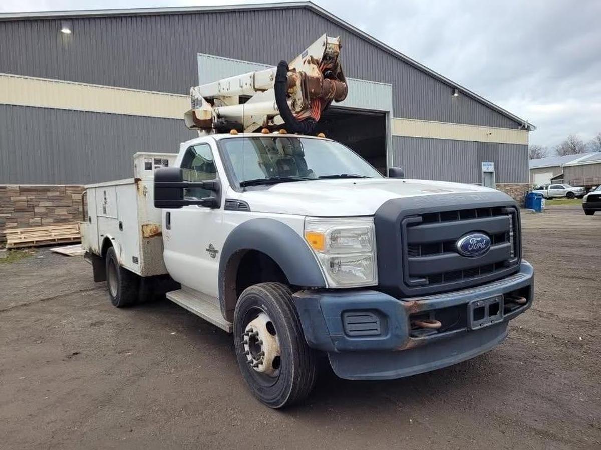 Used 2014 Ford F550 XL SD S/A bucket truck