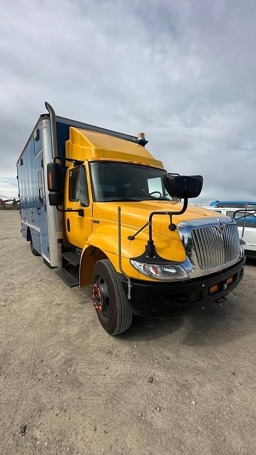 Used 2011 International 4300 SBA 4x2 service truck