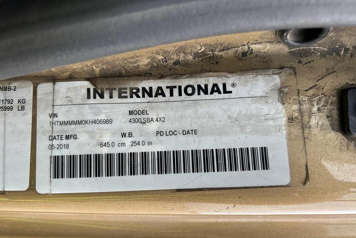 Used 2019 International DuraStar 4300 4x2 flatbed dump truck