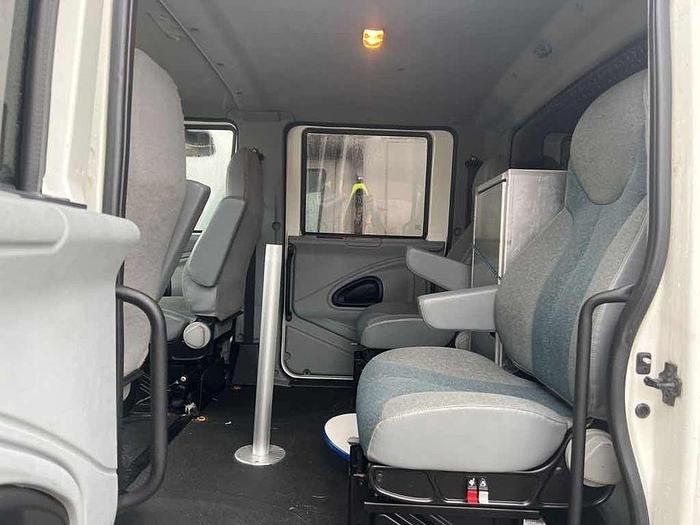 Used 2004 INTERNATIONAL 4400 CREW CAB service body, camper