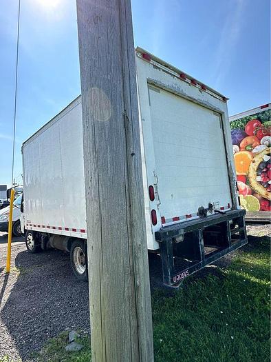 Used 2016 Hino 195 18' Reefer Auto diesel