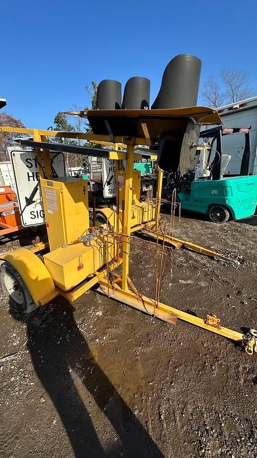 Used 2011 FLAGMA PORTABLE TRAFFIC lights $4,000 each