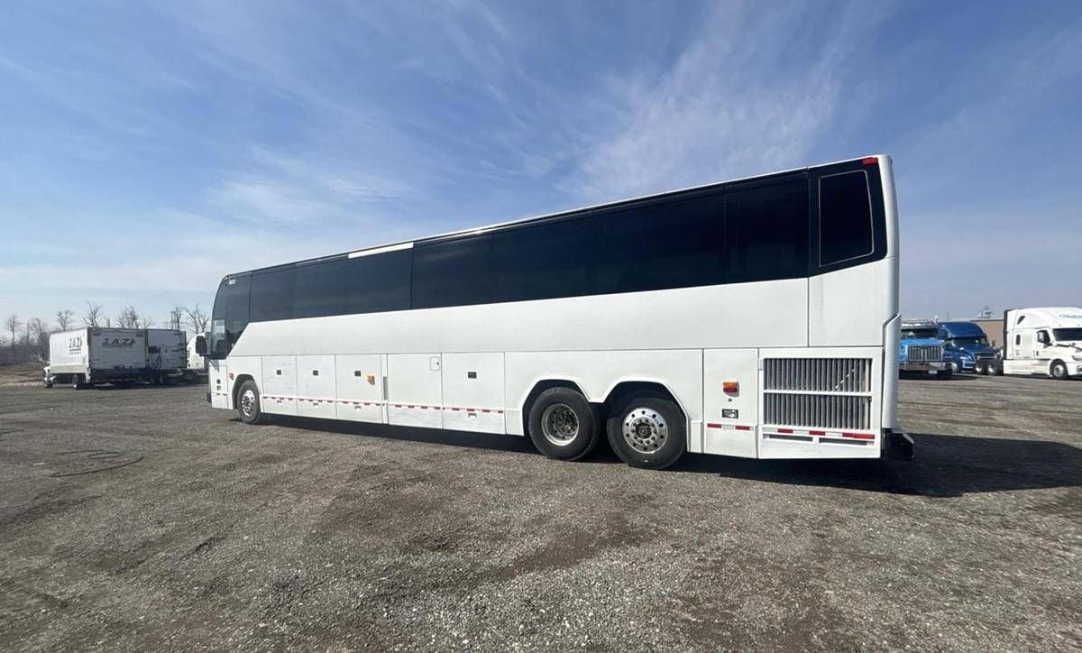 Used 2000 Prevost H35 6x2 55-Seat Coach