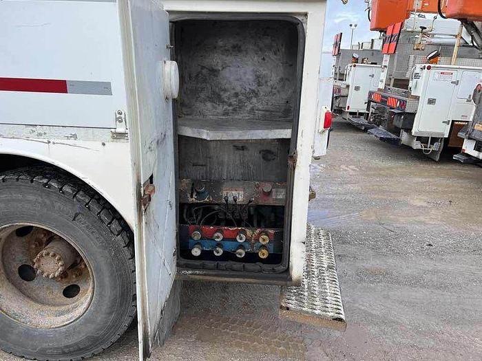 Used 2001 GMC TC7H042 C-SERIES SERVICE TRUCK AUTO, cat diesel