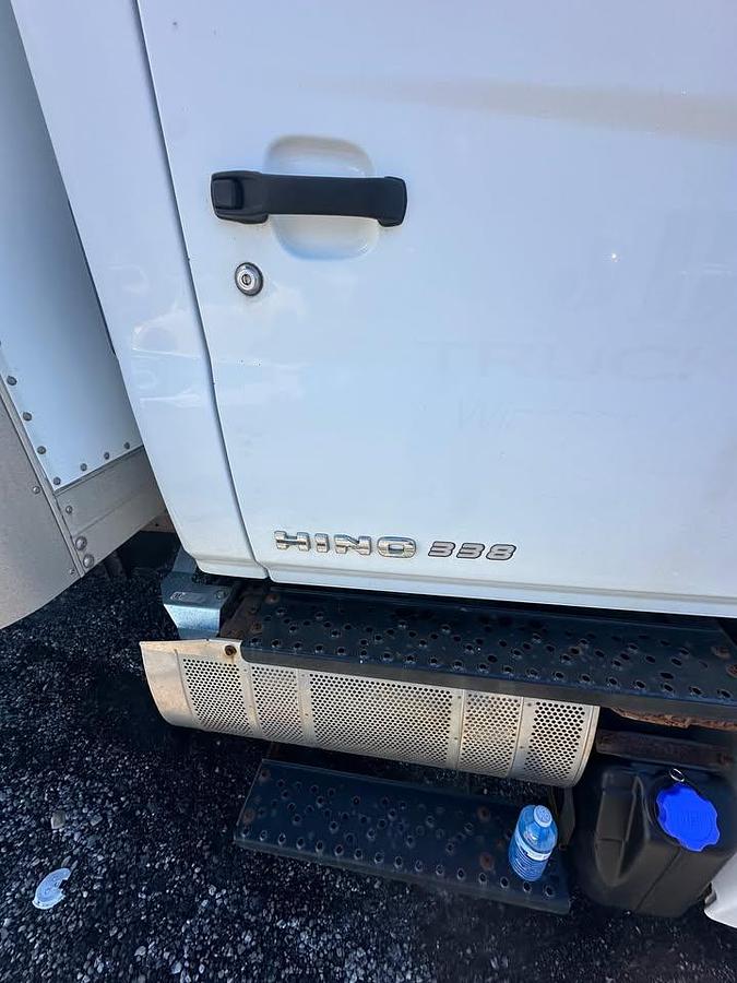 Used 2018 Hino 338 26ft box hydraulic tailgate