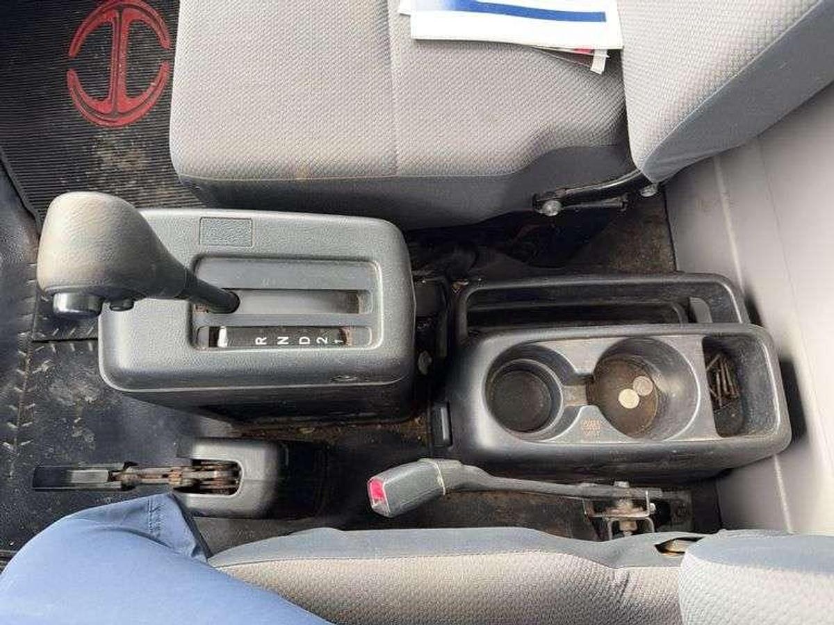 Used 2010 HINO 185 LIMITED 18' STRAIGHT TRUCK