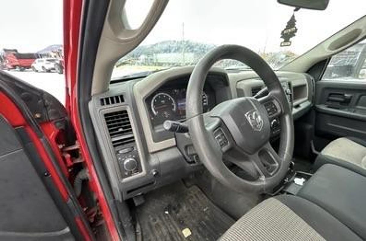 Used 2012 Ram 2500 4x2 crew cab utility truck