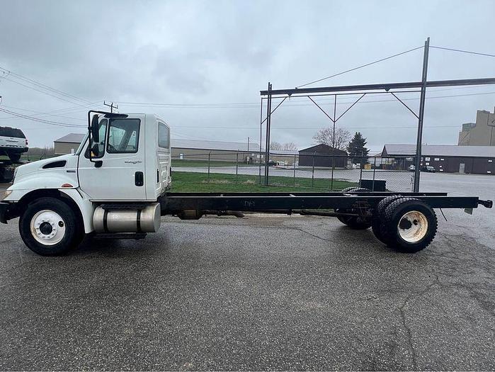 Used 2012 International 4700 Series auto, air brakes, low kms $11,495