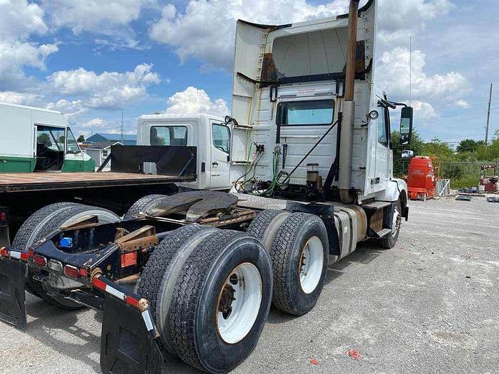 Used 2014 Volvo VN VNL Day Cab auto