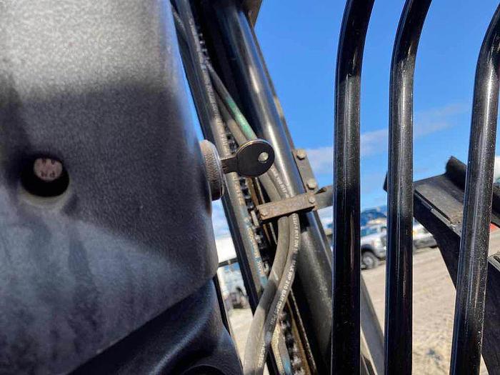 Used 2005 Raymond DSD50 Forklift 3 stage, side shift, 5000 lbs