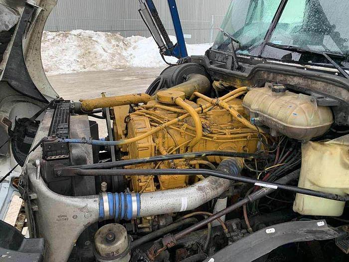 Used 2005 FREIGHTLINER COLUMBIA 8 CAR carrier working daily $39,995