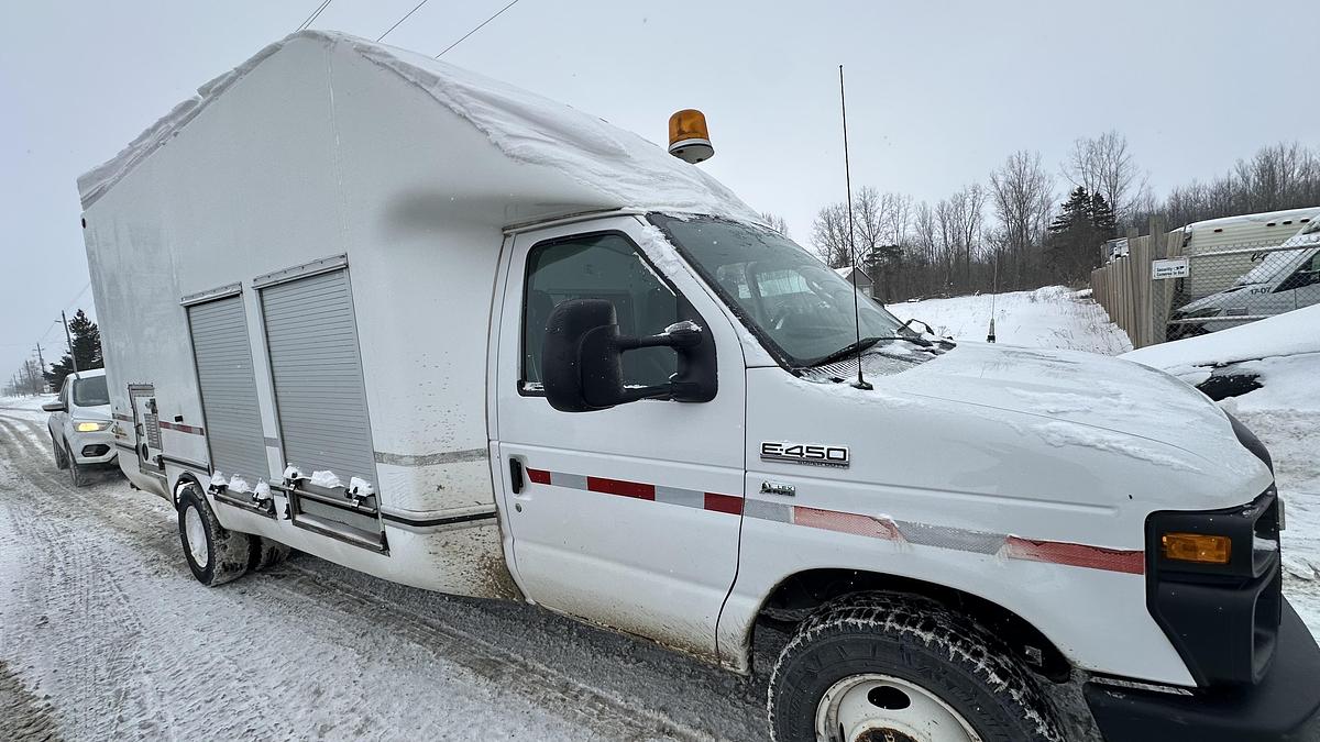 Used 2010 FORD E450 van