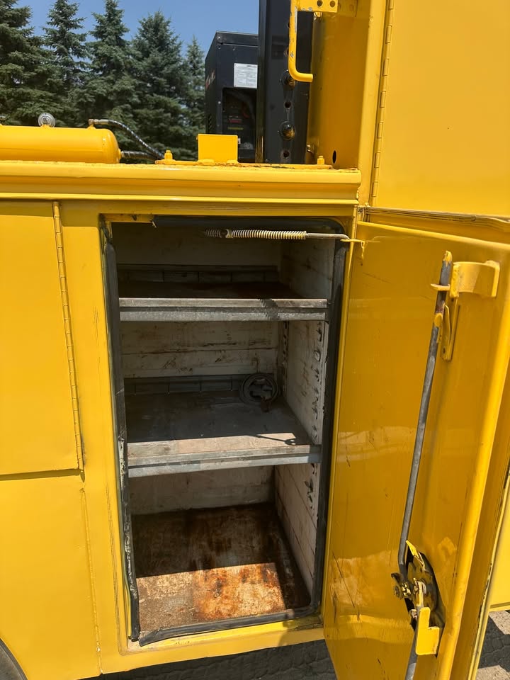 Used 2017 Ford F550 XL, 4 x 4 Service Truck crane generator, air compressor