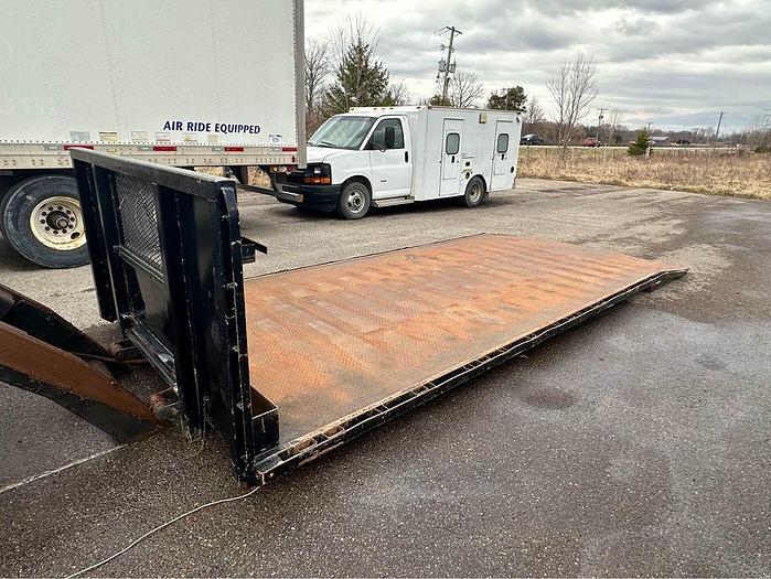 Used 2009 International 4300 ROLL OFF
