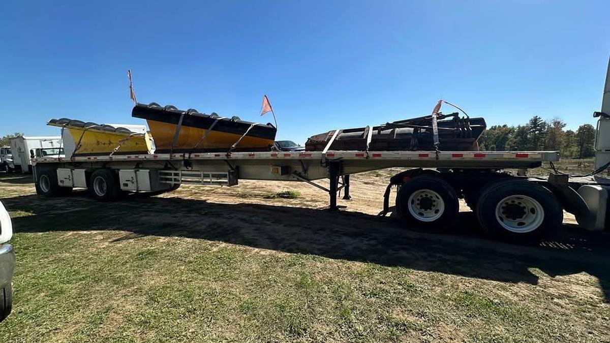 Used 2017 GREAT DANE 48 ft T/A Flatbed tr all alluminum trailer